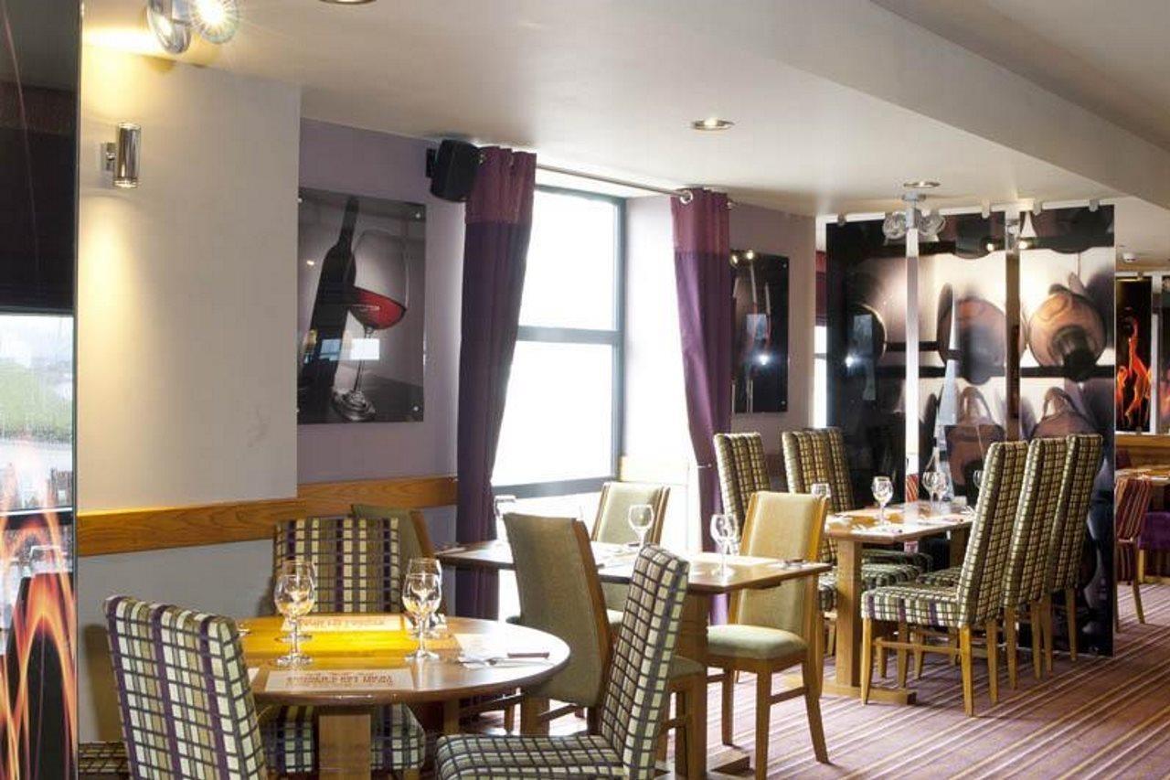 Premier Inn Glasgow Newton Mearns Extérieur photo